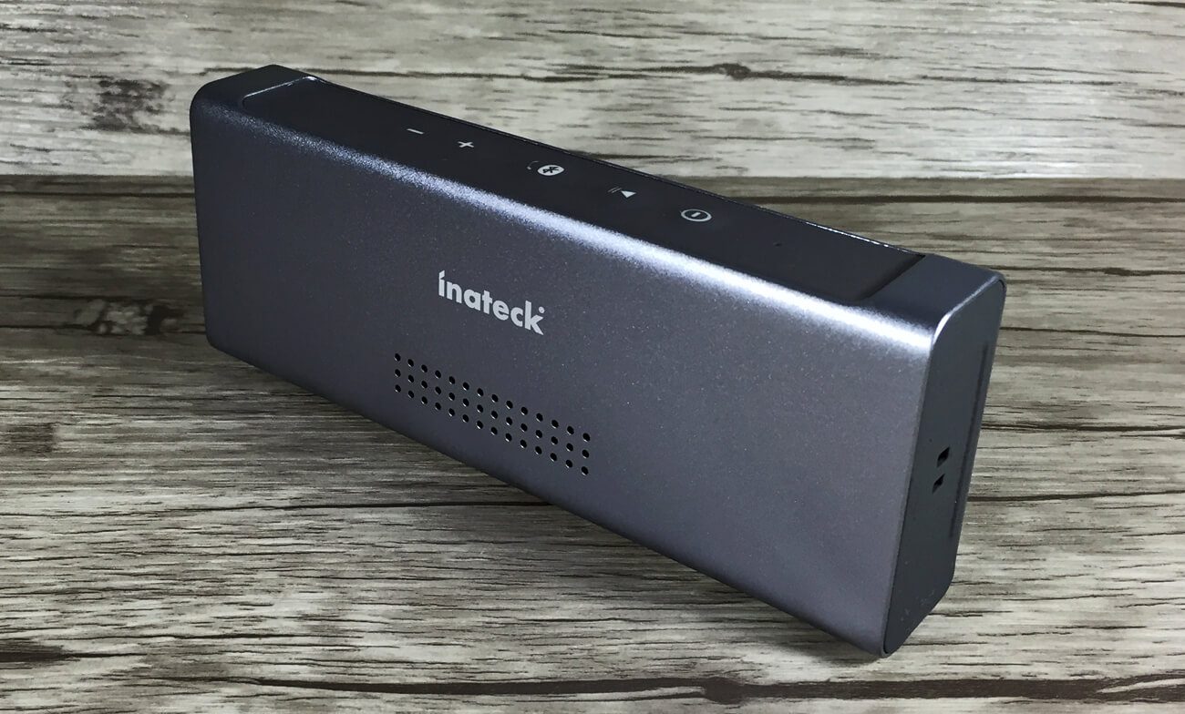 Inateck BP2101 Rückseite der Bluetooth-Box