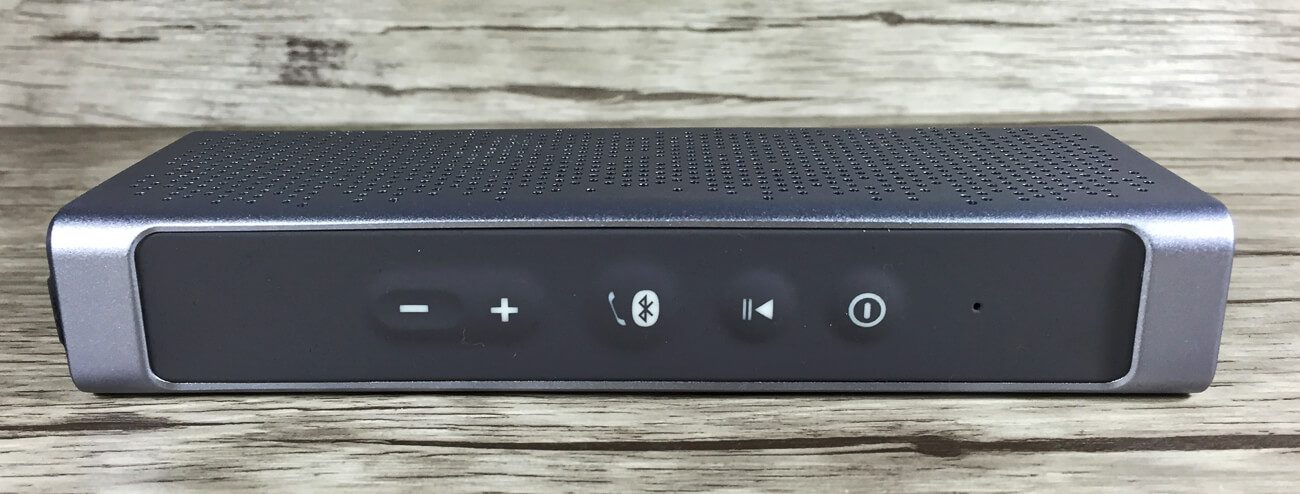 Bedienelemente der Inateck Bluetooth-Box