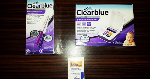 Der Clearblue Ovulations- und Schwangerschaftstest mit weiteren Teststäbchen und Folsäuretabletten - als Set bei Amazon bestellt. Erfahrungen und den Vergleich zu Zyklus Apps findet ihr in diesem Beitrag.