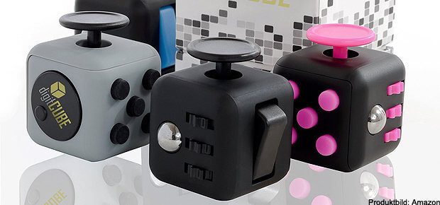 Der Fidget Cube Trend aus 2017 ist vorbei, dennoch ist das Finger-Spielzeug für nervöse Hände auch in 2019 gefragt. Ähnlich wie beim Fidget Spinner Hype...