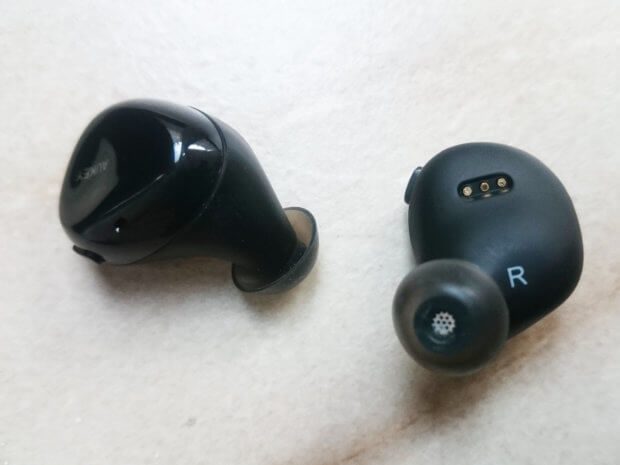 Die AUKEY Earbuds passen gut ins Ohr, halten ordentlich und klingen gut.