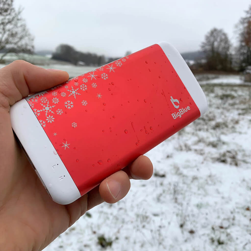 Der BigBlue Handwärmer hat mich durch seine Wärme, Taschenlampen- und Powerbank-Funktion überzeugt (Fotos: Sir Apfelot).