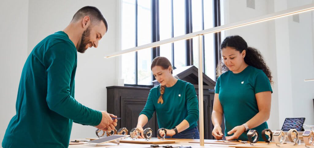 Ob euch an der Genius-Bar im Apple Store das iPhone getauscht, die MacBook-Tastatur repariert oder das Netzteil zurückgenommen wird, das zeigt die Liste für die Apple Austauschprogramm-Übersicht auf. (Bild: Apple Store in der Carnegie Library, Washington, D.C., USA)