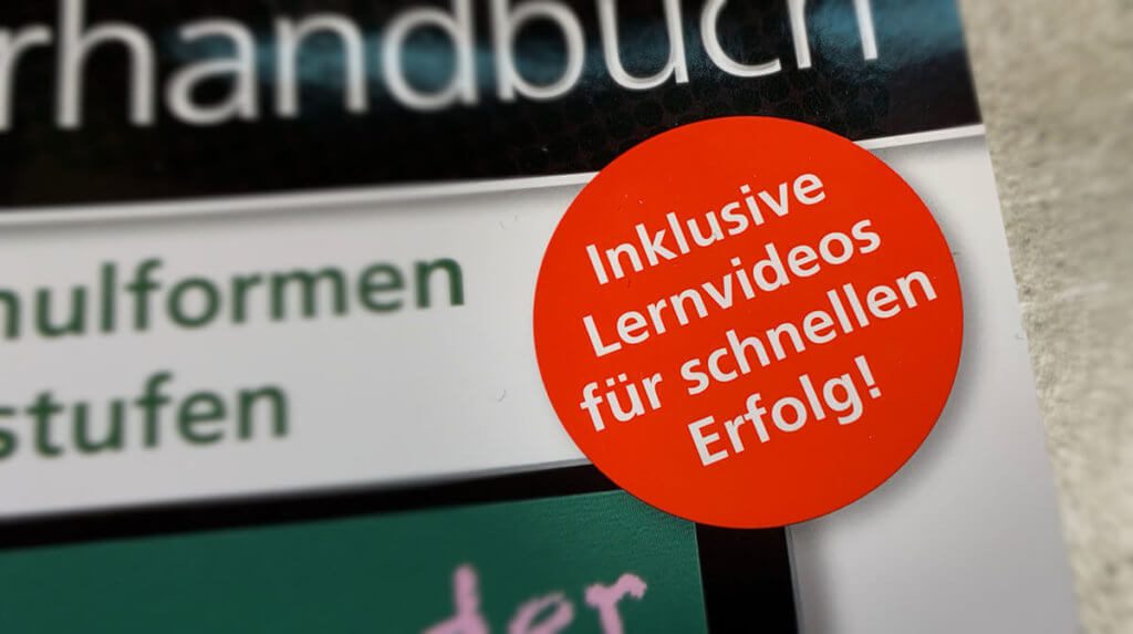 Didaktisch effektiv: Lernvideos, die man über QR-Codes im Buch aufrufen kann, helfen bei der Erläuterung von bestimmten Funktionen.