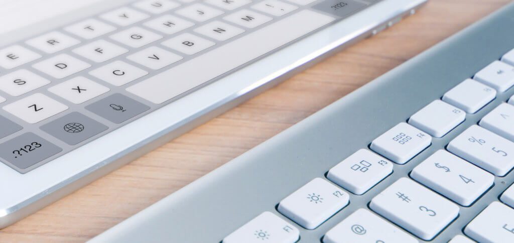 Die iPad-Tastatur auf dem Display trotz gekoppelter Hardware-Tastatur einblenden? Das geht! Hier die Anleitung, mit der ihr die Softwaretastatur anzeigen lassen könnt, auch wenn ein Smart Keyboard angeschlossen ist.