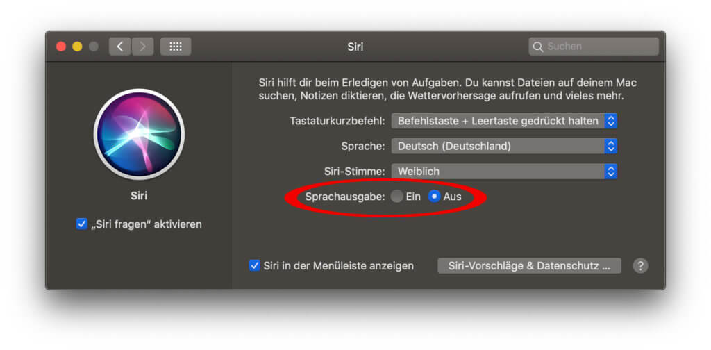 Setzt die Einstellung bei der Siri Sprachausgabe von Ein auf Aus und schon kommuniziert die Apple Sprachassistenz nur noch per Text mit euch.