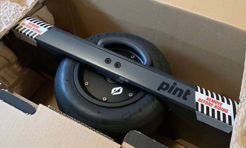 Frisch aus der Packung: Der Onewheel Pint ist das neueste Fahrzeug in meiner Sammlung von selbstbalancierenden Einrädern.