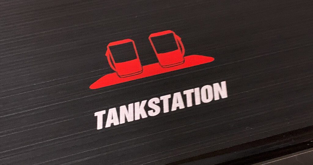 Die Tankstation mit 75 Watt und 4 Ports war schon ein gutes Gerät. Die Tankstation Pro mit 4 Ports, zwei USB-C-Ports und 90 Watt toppt die ganze Sache nochmal (Foto: Sir Apfelot).