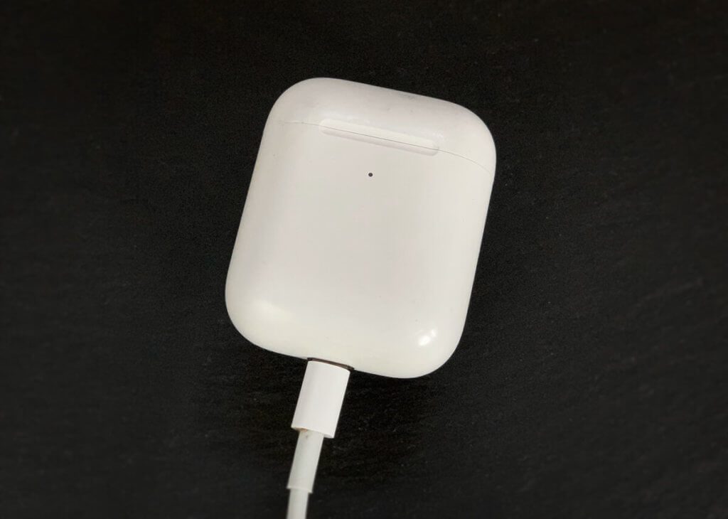 Egal wie ich es probierte, das AirPods Akku-Case wollte keine Ladung mehr akzeptieren (Fotos: Sir Apfelot).