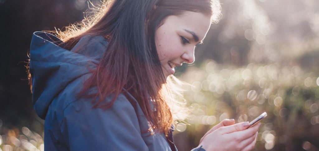 Was ist ein soziales Netzwerk? Wie funktioniert ein Computer? Was ist bei Apps auf dem Smartphone zu beachten? Buch-Tipps zu den Themen Digitalisierung und Medienkompetenz findet ihr in diesem Ratgeber.