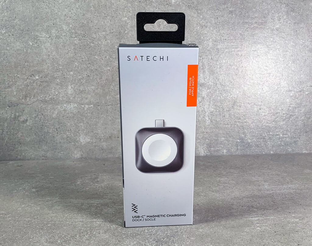 Die Packung des Magnetic Charging Dock von Satechi zeigt schon, wie klein das Ladedock ist (Fotos: Sir Apfelot).