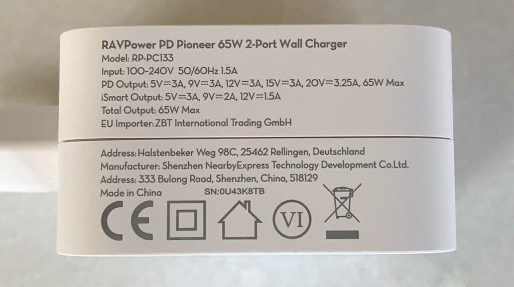 Die technischen Details findet man auch aufgedruckt auf dem RAVPower Netzteil selbst.