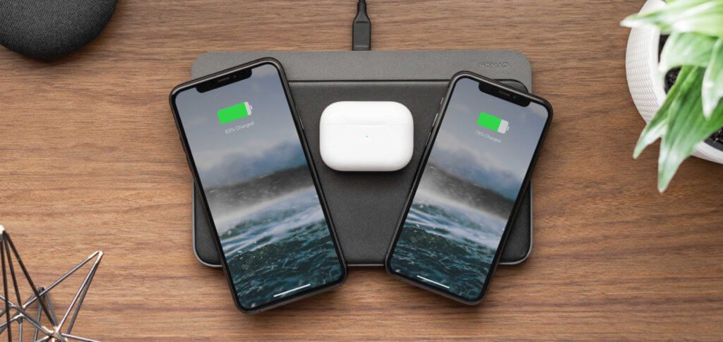 Die Nomad Base Station Pro ist eine Qi-Ladematte, auf der bis zu drei Geräte (Apple iPhone, Apple AirPods-Ladecase, Samsung Galaxy S10 / S20) in beliebiger Anordnung aufgeladen werden können.