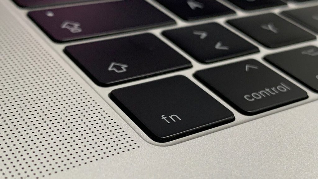 Schön flach sind die Butterfly-Tasten schon, aber leider gab es in den Jahren, in denen Apple diese Tastatur-Art verbaut hat, massenhaft Reklamationen und unzufriedene Kunden (Fotos: Sir Apfelot).