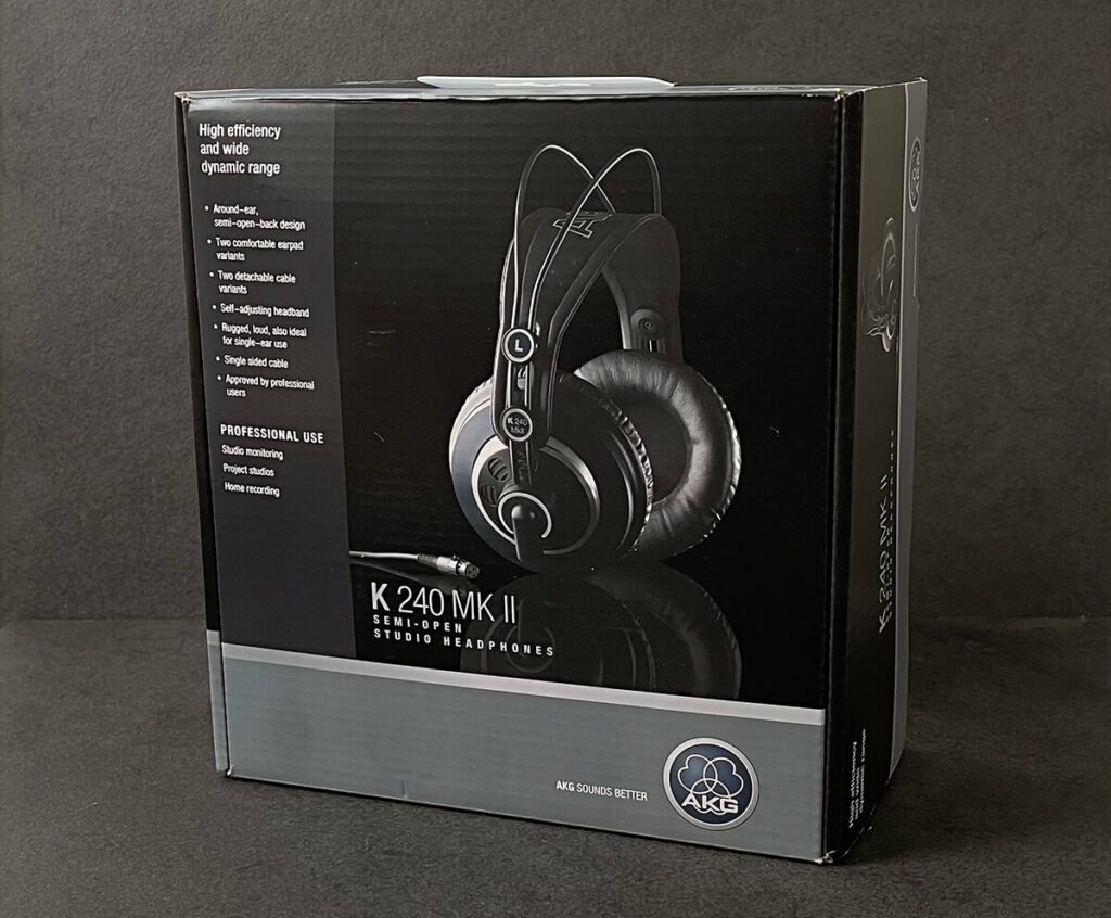 Mit knapp 60 Euro ist der AKG K240 MKII ein sehr preiswerter Studio-Kopfhörer, der jedoch einiges zu bieten hat (Fotos: Sir Apfelot).