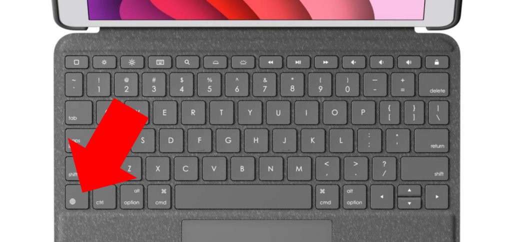 Die Globus-Taste (Globe Key) auf einer iPad-Tastatur von Logitech. Sie spielt eine wichtige Rolle für mehrere Tastenkürzel am iPad mit iPadOS 15.