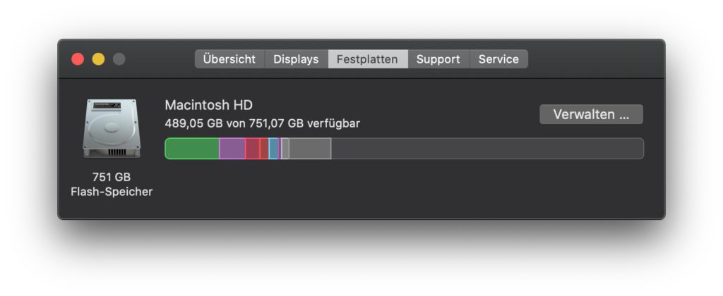 Im "Über diesen Mac"-Menü von macOS erfahrt ihr über den Reiter "Festplatten", wie viel Speicher belegt und wie viel Speicher frei ist. So könnt ihr das macOS-Upgrade auf die Version 12 Monterey planen.