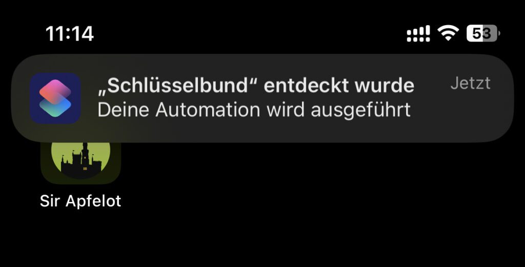 Das Einschalten und Ausschalten von Bluetooth am iPhone vermittels der NFC-Funktion des AirTags hat geklappt. Durch Benachrichtigungen könnt ihr euch die Ausführung von Kurzbefehlen bestätigen lassen.