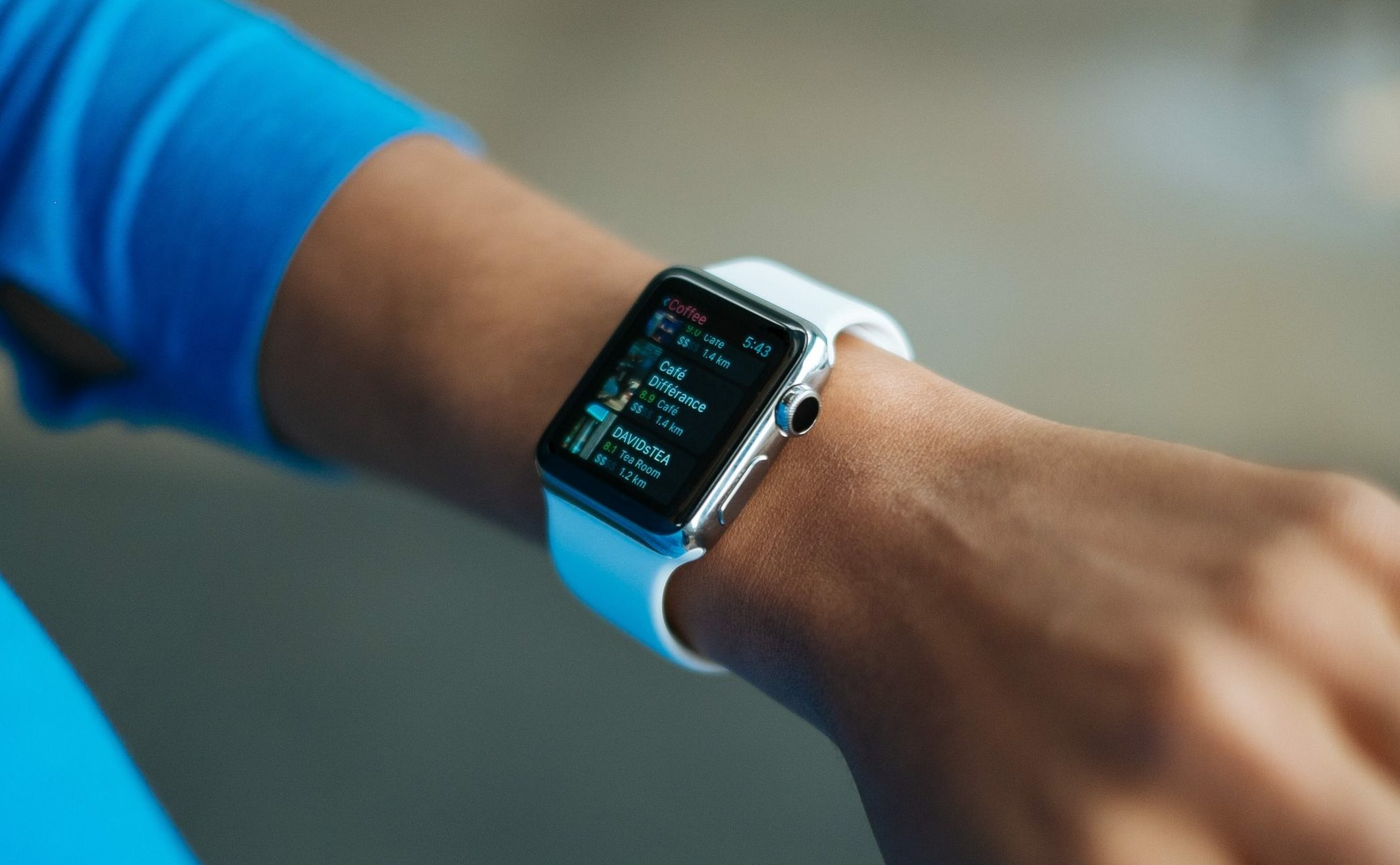 Die Apple Watch ist durch das hervorstehende Display besonders an dieser Stelle möglichen Schäden ausgesetzt (Foto: Pixabay/Pexels).