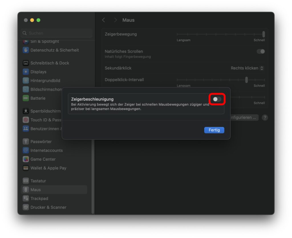 In den weiteren Optionen für die Maus am Apple Mac könnt ihr dann die Zeigerbeschleunigung deaktivieren. Ich finde, das macht sich anschließend sofort bemerkbar (zumindest auf höchster Zeigergeschwindigkeit).