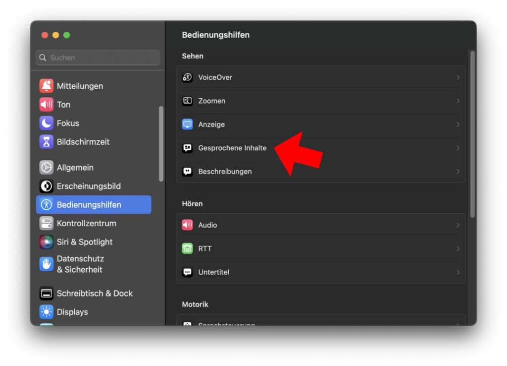 In den Systemeinstellungen findet ihr im Bereich der Bedienungshilfen den Menüpunkt "Gesprochene Inhalte". Klickt diesen an, um die Mac-Sprachausgabe anzupassen.