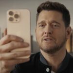 Werbung für neues Sprachmemos-Feature mit Carly Pearce, Michael Bublé und Greg Wells