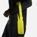 iPhone Pocket: Apple stellt limitierte Strick-Handtasche vor